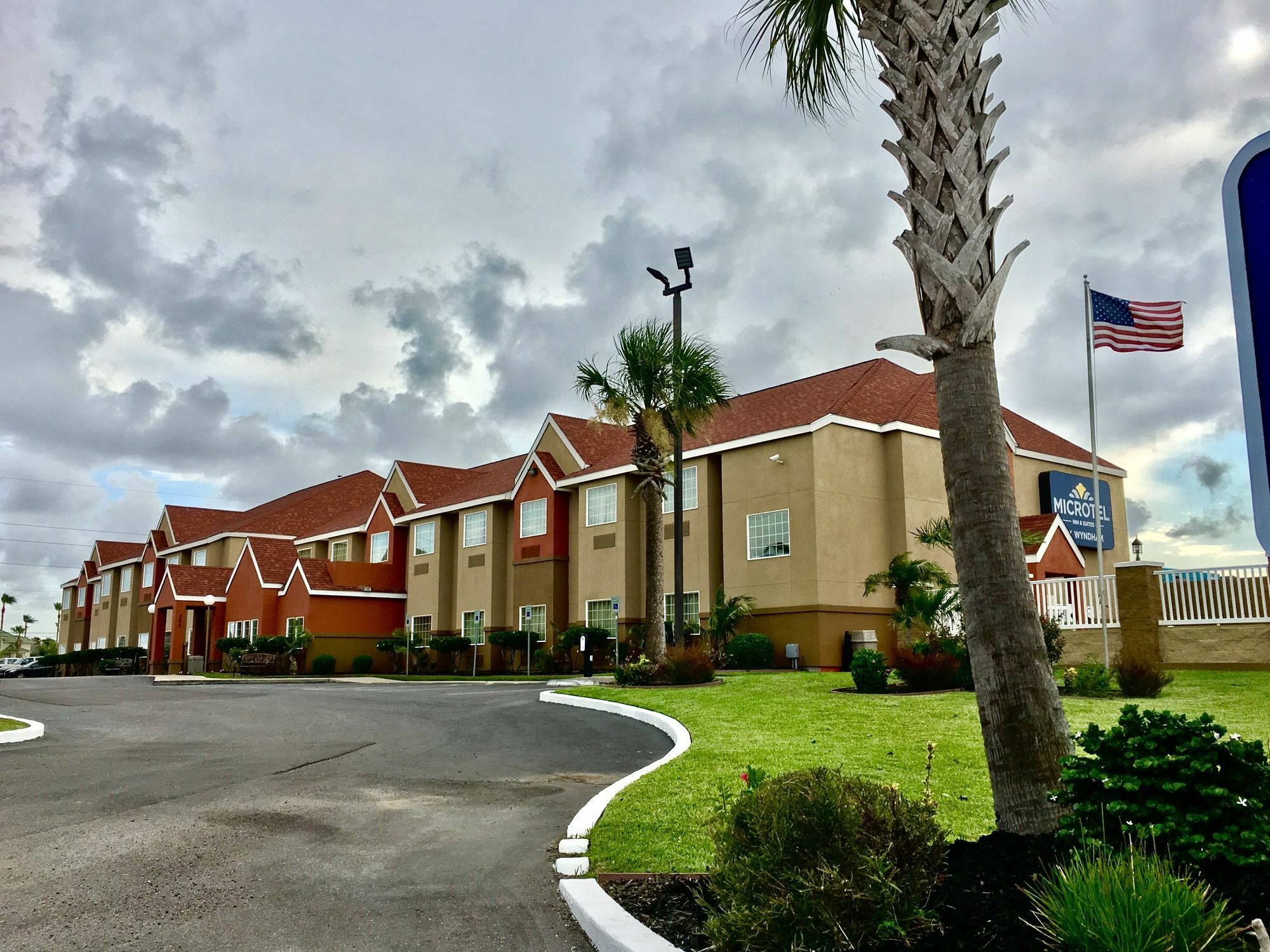 Microtel Inn & Suites By Wyndham Corpus Christi/Aransas Pass Exterior foto